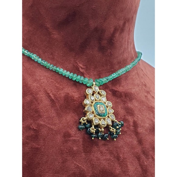 Columbian Emerald 18kt Gold Necklace set in Diamonds - Picture 7 of 8